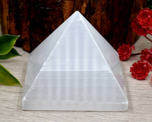 Selenite Pyramid - هرم السيلنايت